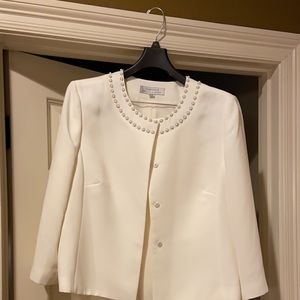 Beautiful White 2 piece Suit